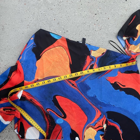 AQAQ Velma asymmetric top sz 10 US - Picture 12 of 13